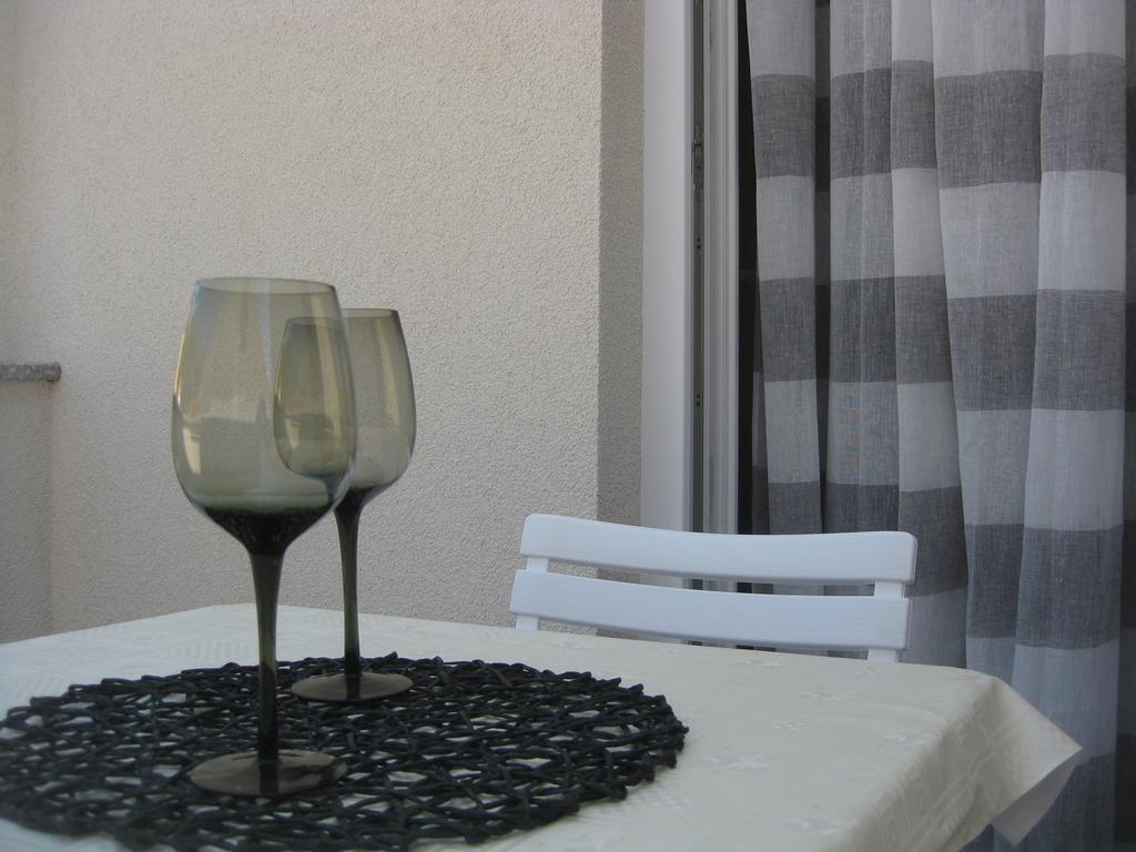 Apartman Jurica Komiža Exterior foto